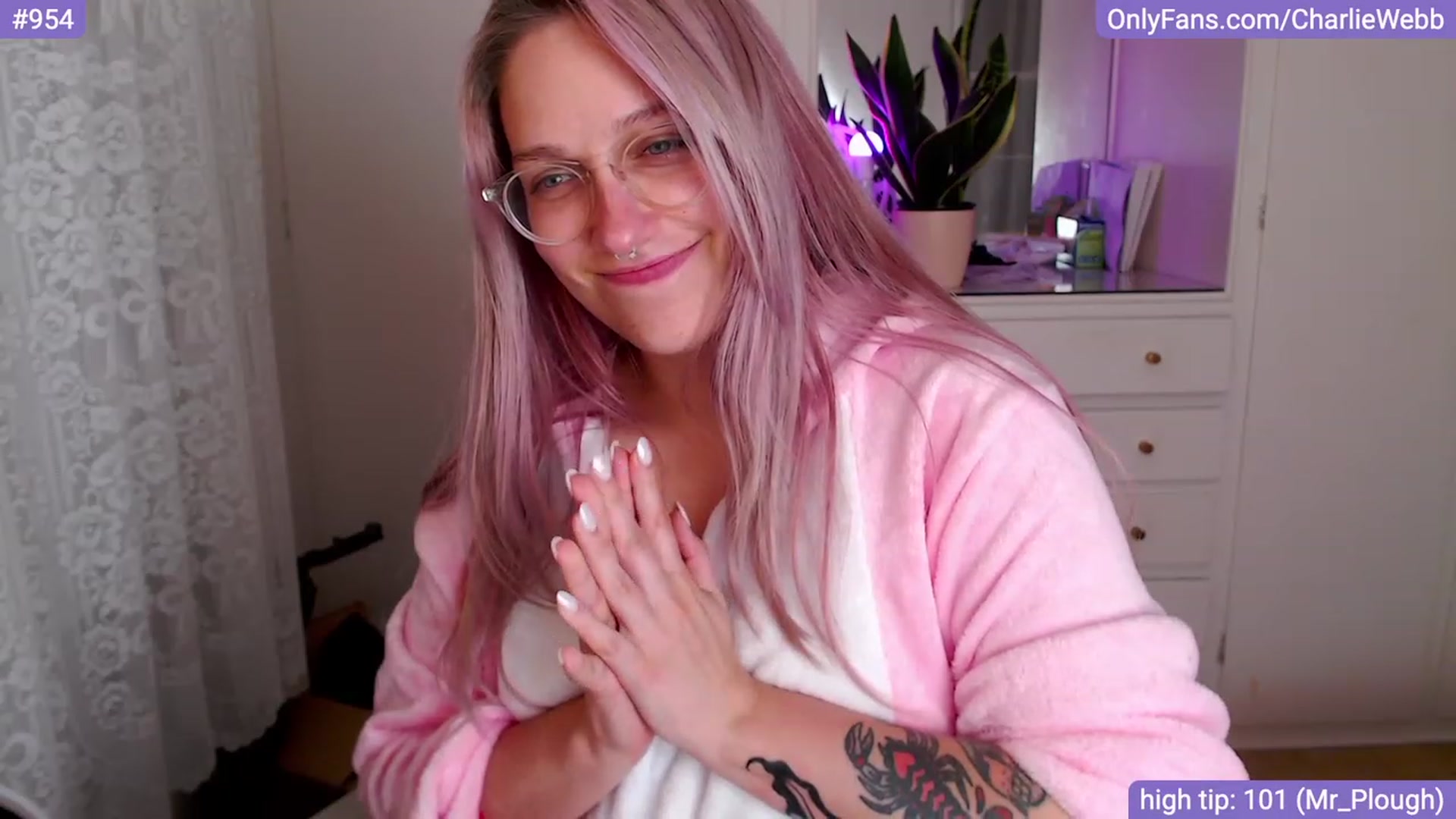 Gallery image thumbnail from CharlieWebb's myfreecams stream on, 11/21/2023, 12:42 image 13 of 20