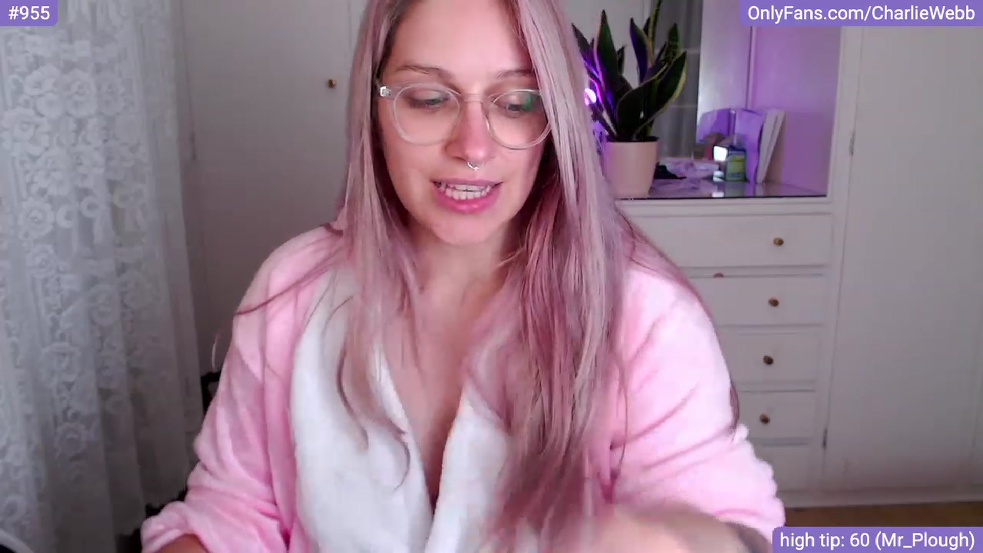 Gallery image thumbnail from CharlieWebb's myfreecams stream on, 11/21/2023, 12:42 image 9 of 20
