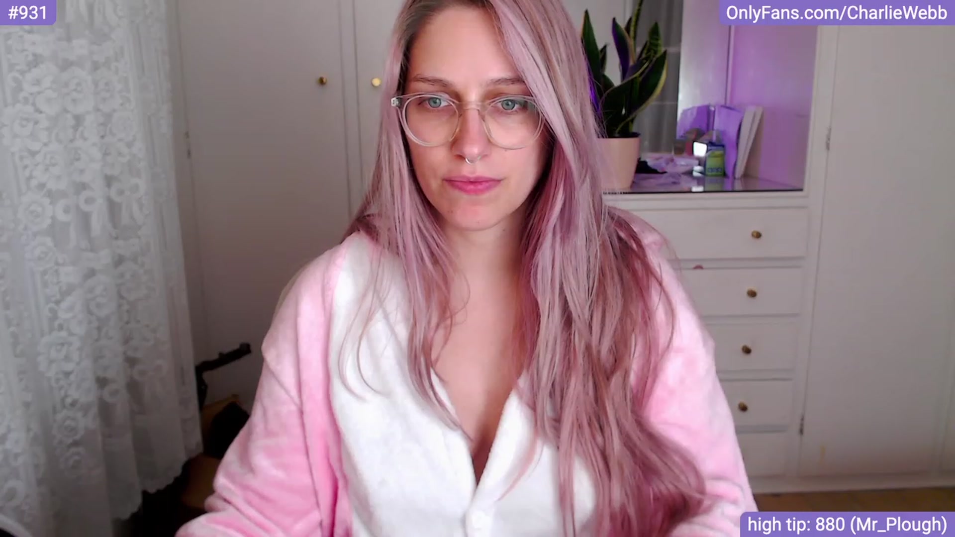 Gallery image thumbnail from CharlieWebb's myfreecams stream on, 11/21/2023, 12:42 image 17 of 20