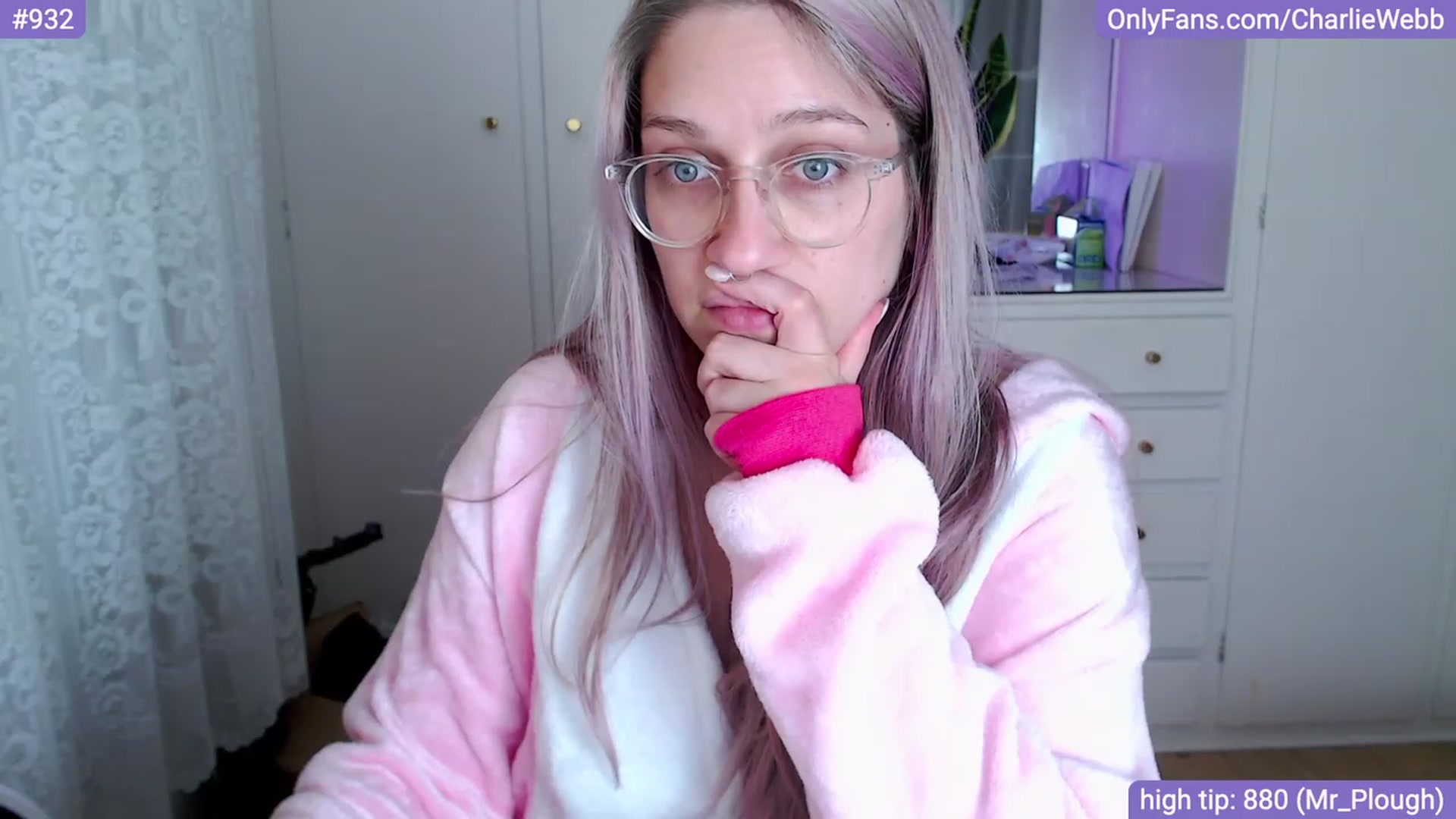 Gallery image thumbnail from CharlieWebb's myfreecams stream on, 11/21/2023, 12:42 image 18 of 20
