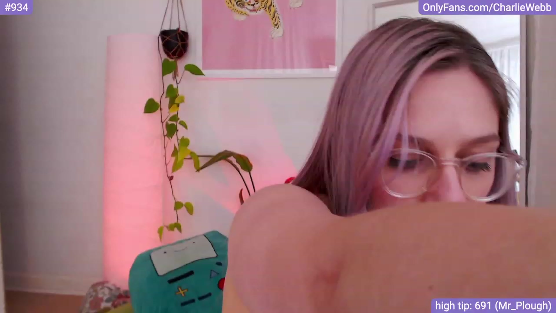 Gallery image thumbnail from CharlieWebb's myfreecams stream on, 12/06/2023, 13:10 image 12 of 20