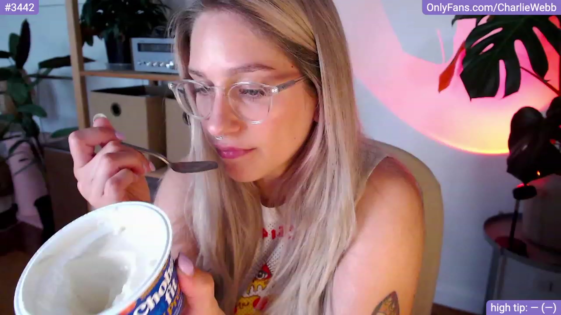 Gallery image thumbnail from CharlieWebb's myfreecams stream on, 01/03/2024, 09:59 image 3 of 20
