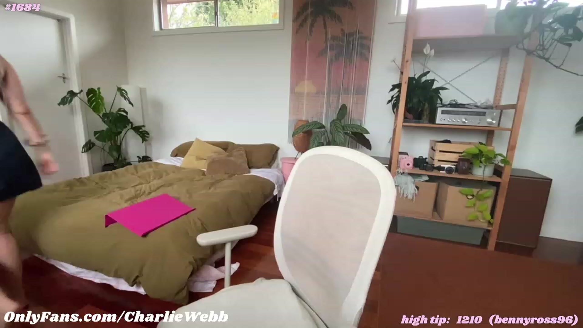 Gallery image thumbnail from CharlieWebb's myfreecams stream on, 03/12/2024, 08:33 image 2 of 20
