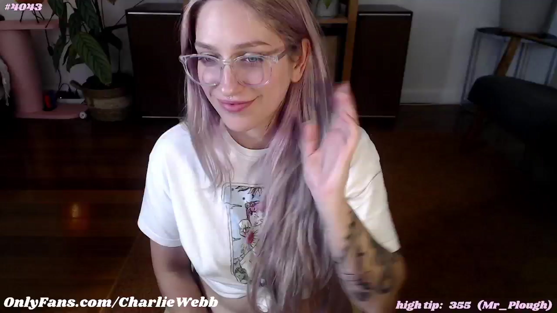 Gallery image thumbnail from CharlieWebb's myfreecams stream on, 05/16/2024, 08:27 image 17 of 20