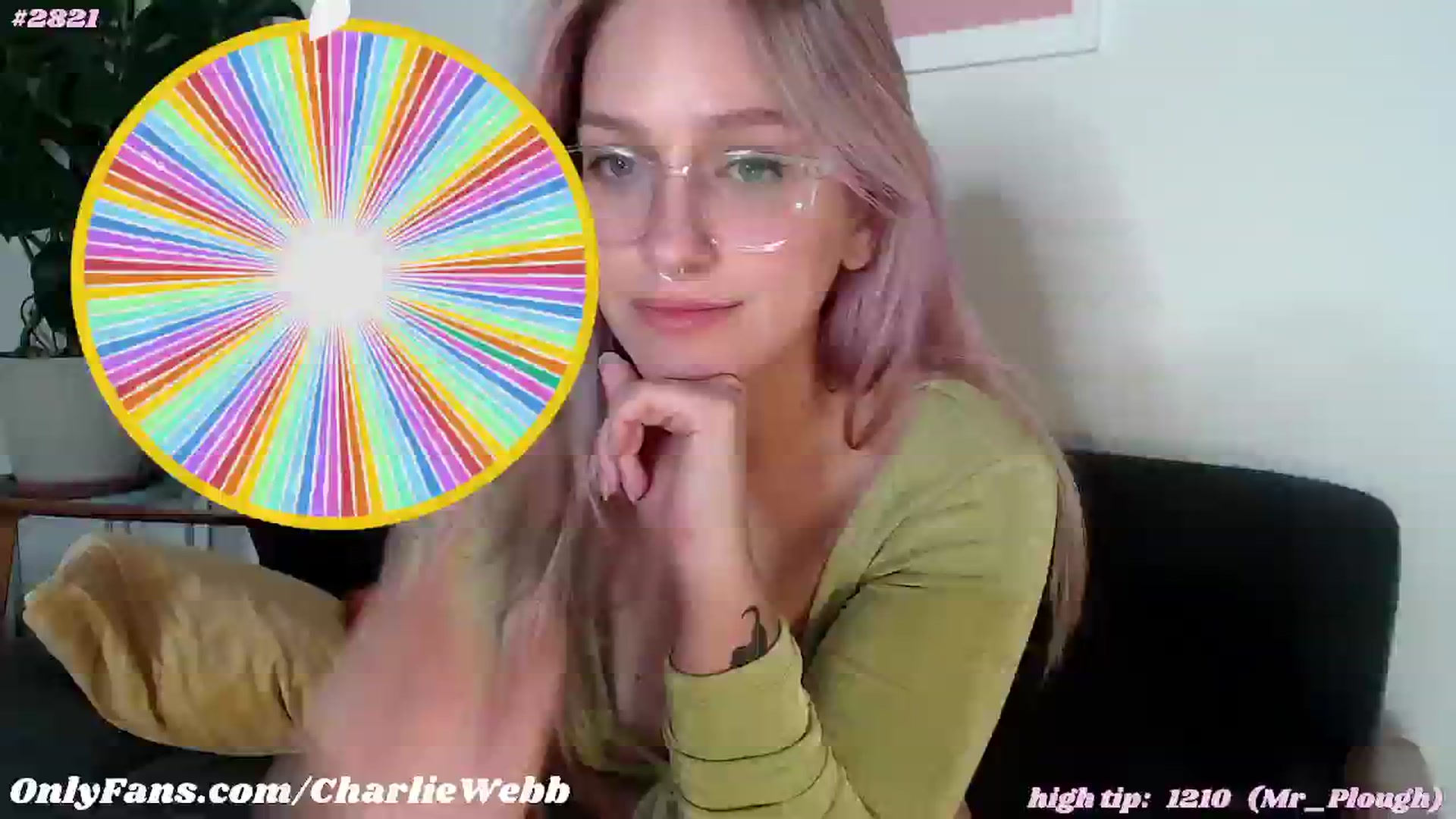 Gallery image thumbnail from CharlieWebb's myfreecams stream on, 05/16/2024, 09:57 image 17 of 20