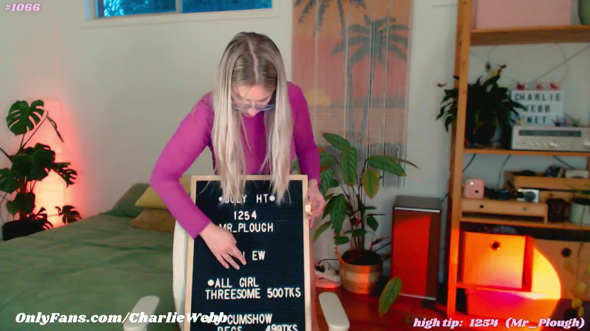 Gallery image thumbnail from CharlieWebb's myfreecams stream on, 07/21/2024, 07:43 image 16 of 20