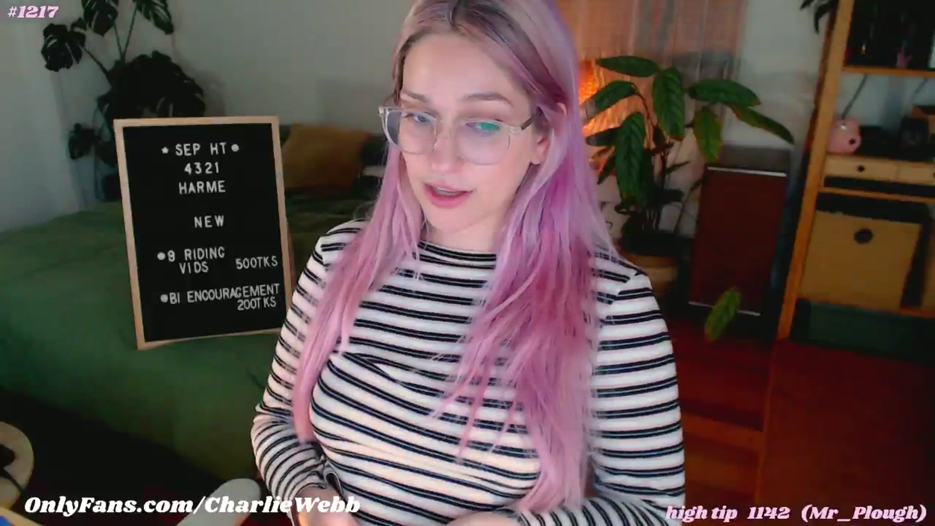 Gallery image thumbnail from CharlieWebb's myfreecams stream on, 09/22/2024, 09:27 image 19 of 20