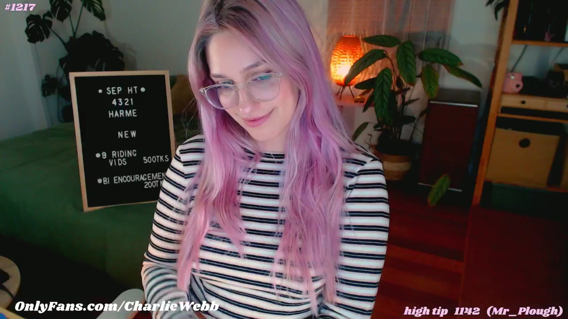 Gallery image thumbnail from CharlieWebb's myfreecams stream on, 09/22/2024, 09:27 image 17 of 20