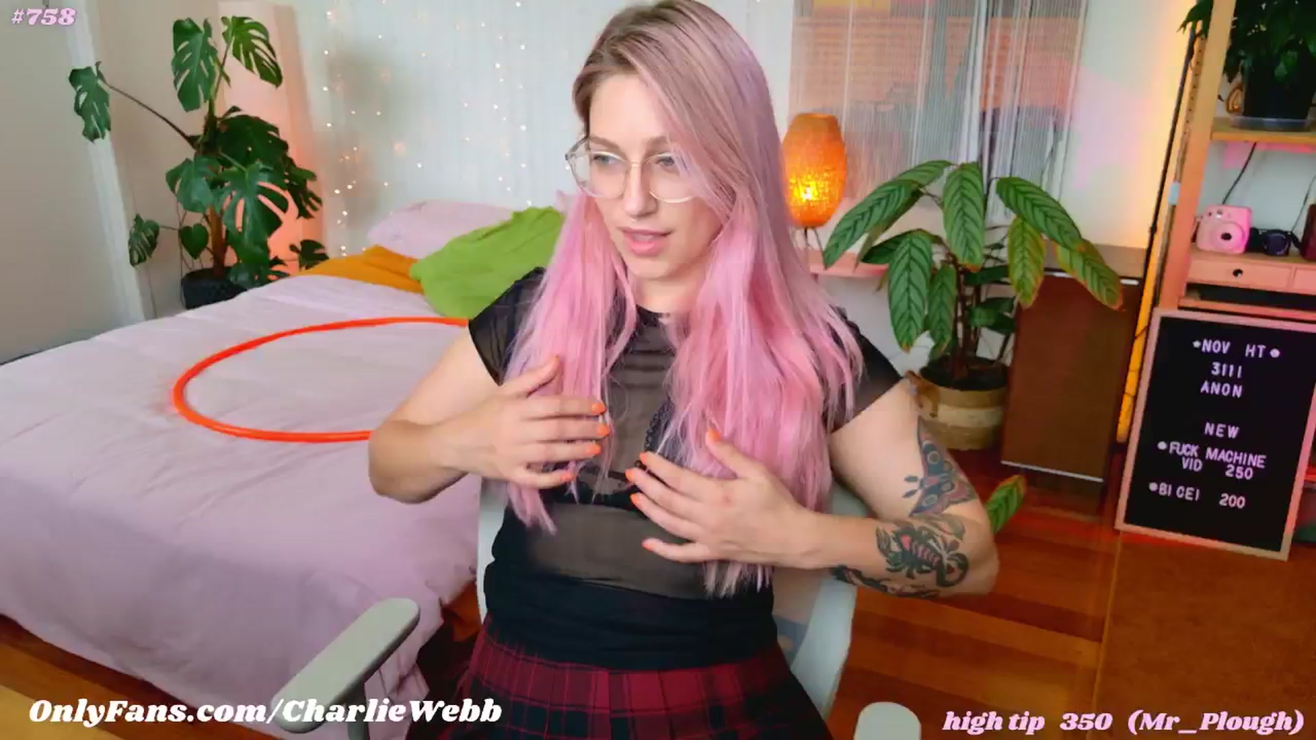 Gallery image thumbnail from CharlieWebb's myfreecams stream on, 11/24/2024, 24:01 image 9 of 20
