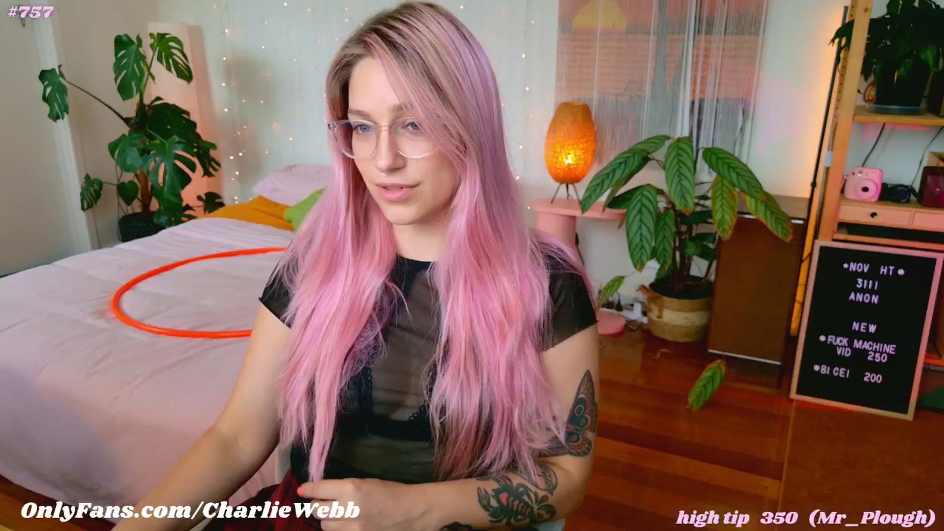 Gallery image thumbnail from CharlieWebb's myfreecams stream on, 11/24/2024, 24:01 image 17 of 20