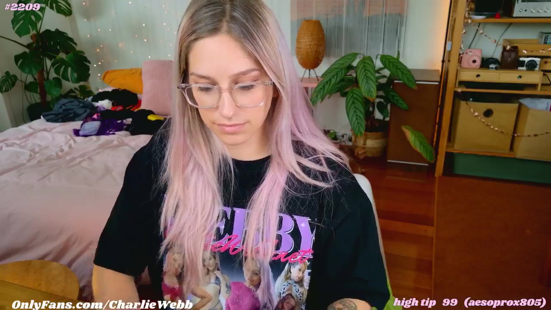 Gallery image thumbnail from CharlieWebb's myfreecams stream on, 01/06/2025, 02:10 image 10 of 20