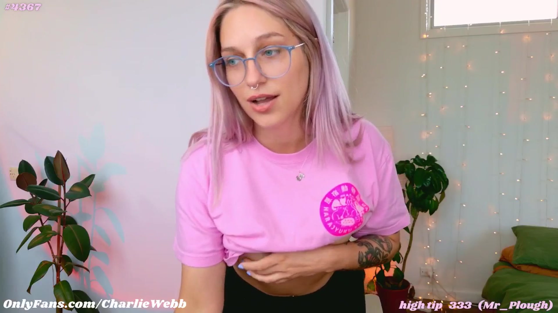 Gallery image thumbnail from CharlieWebb's myfreecams stream on, 03/16/2025, 08:50 image 11 of 20