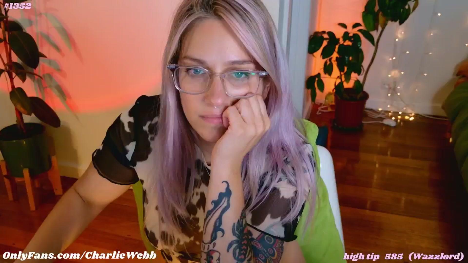 Gallery image thumbnail from CharlieWebb's myfreecams stream on, 03/20/2025, 10:42 image 1 of 20