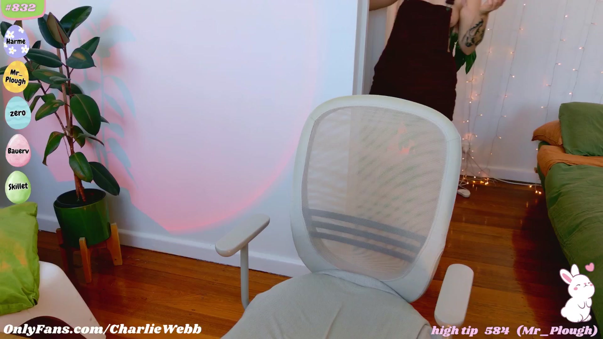 Gallery image thumbnail from CharlieWebb's myfreecams stream on, 04/10/2025, 07:12 image 6 of 20