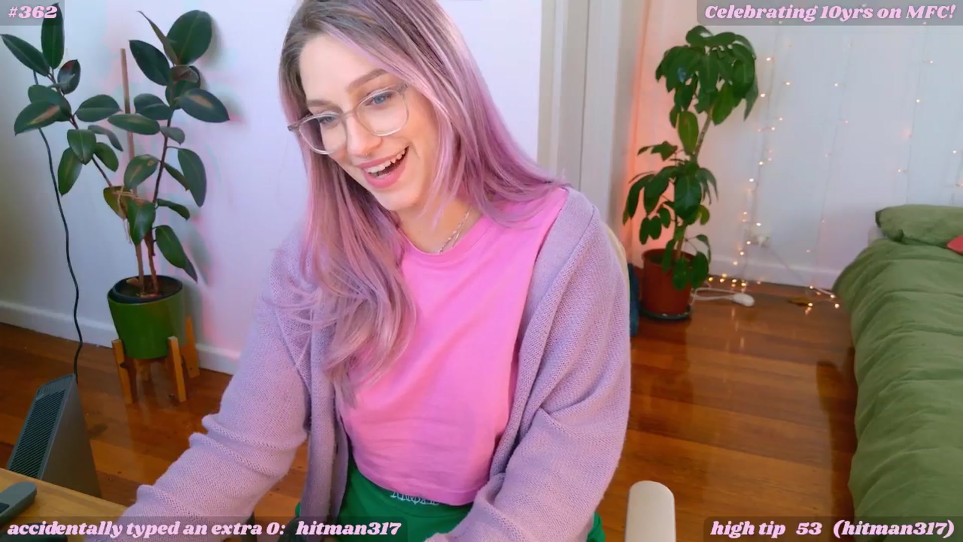 Gallery image thumbnail from CharlieWebb's myfreecams stream on, 06/30/2025, 04:22 image 2 of 20
