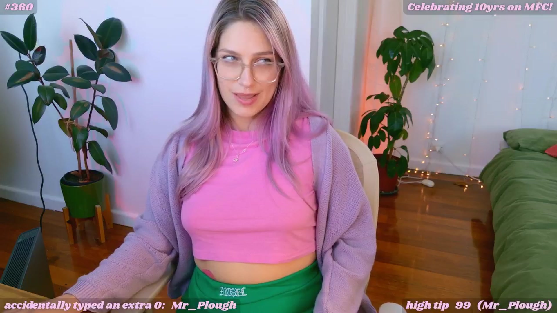 Gallery image thumbnail from CharlieWebb's myfreecams stream on, 06/30/2025, 04:22 image 10 of 20