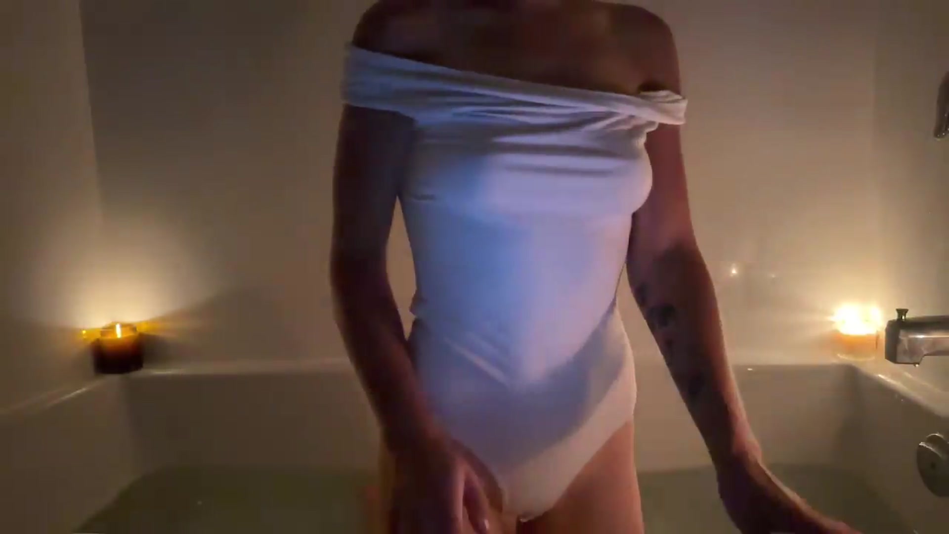 Gallery image thumbnail from Charlie_Starr's myfreecams stream on, 08/13/2026, 02:21 image 16 of 20