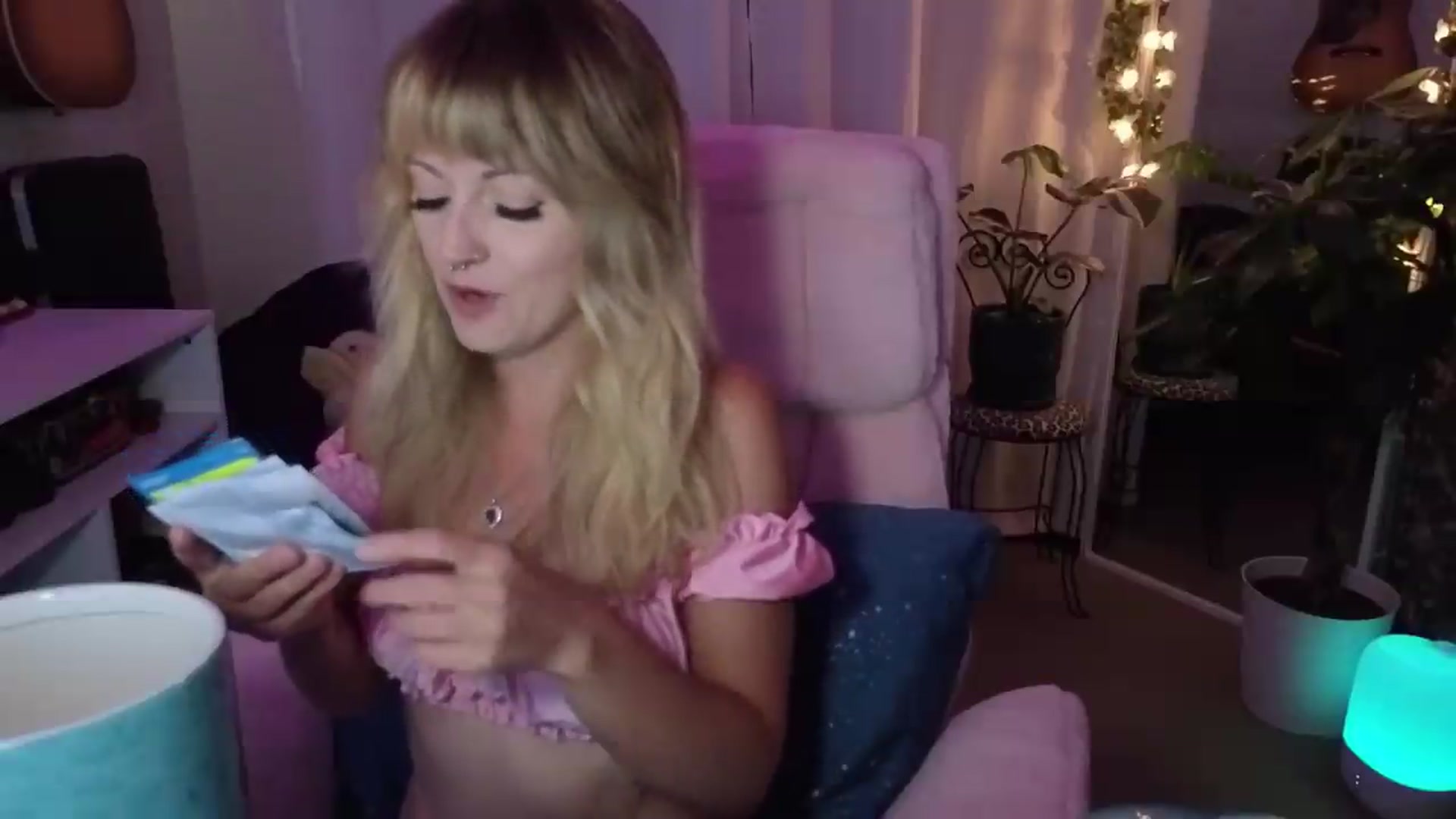 Gallery image thumbnail from Charlie_Starr's myfreecams stream on, 08/26/2026, 04:23 image 9 of 20