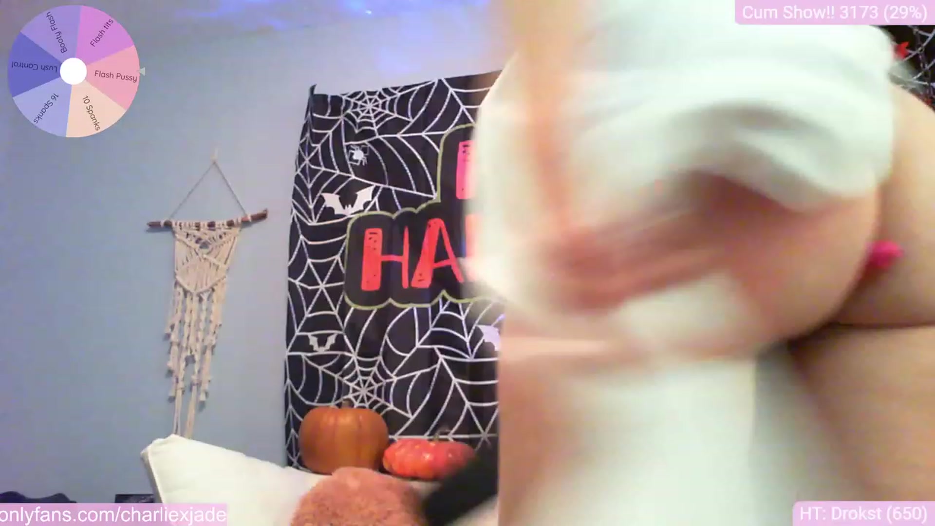 Gallery image thumbnail from Charliexjade's myfreecams stream on, 10/19/2023, 04:22 image 6 of 20