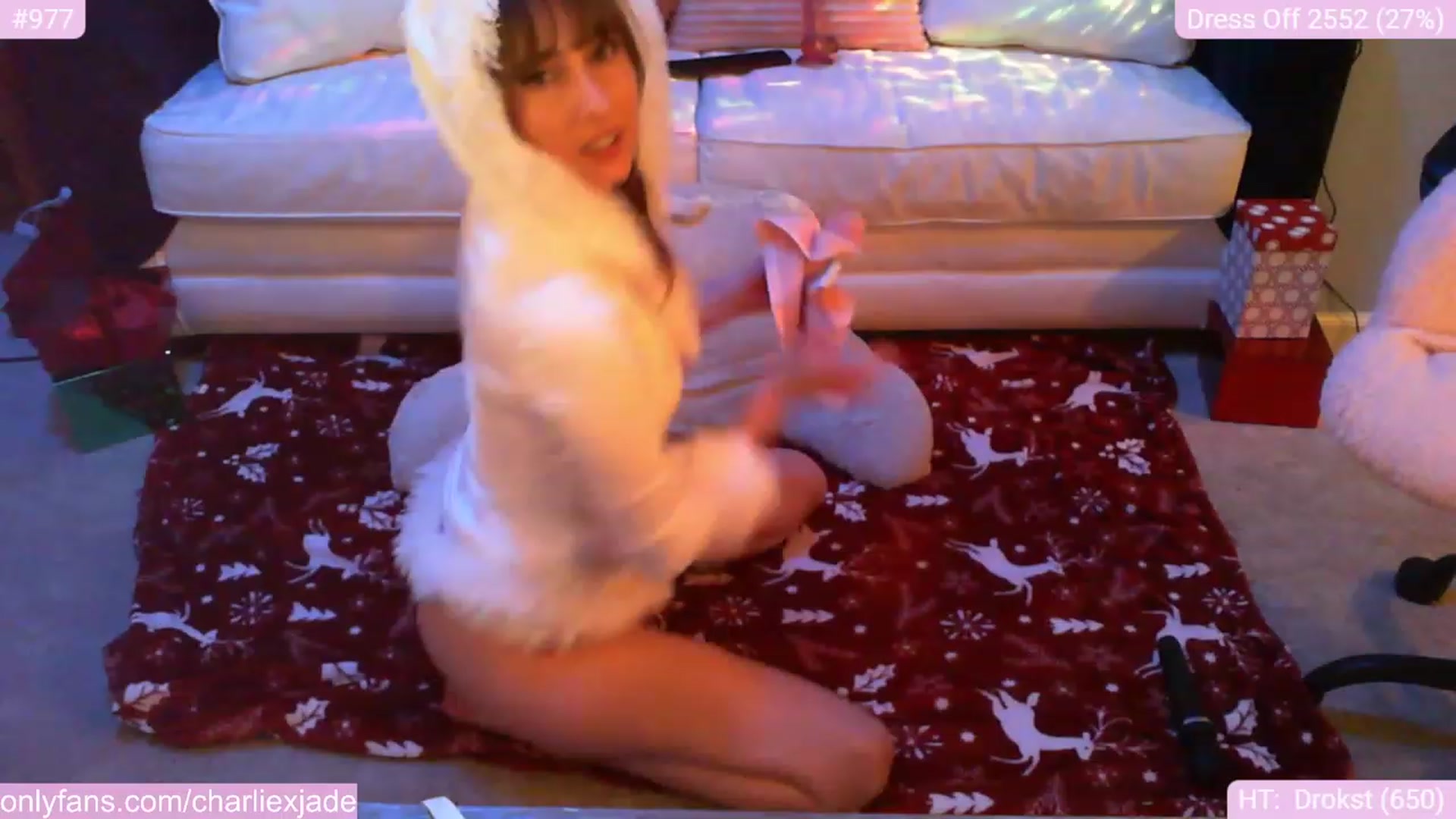 Gallery image thumbnail from Charliexjade's myfreecams stream on, 12/13/2023, 03:57 image 15 of 20