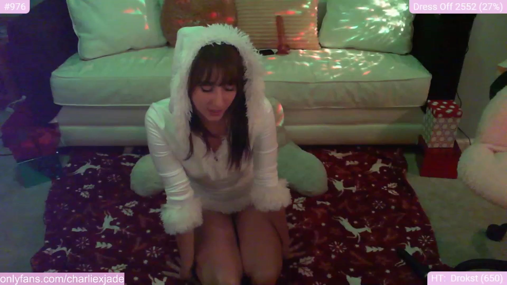 Gallery image thumbnail from Charliexjade's myfreecams stream on, 12/13/2023, 03:57 image 16 of 20