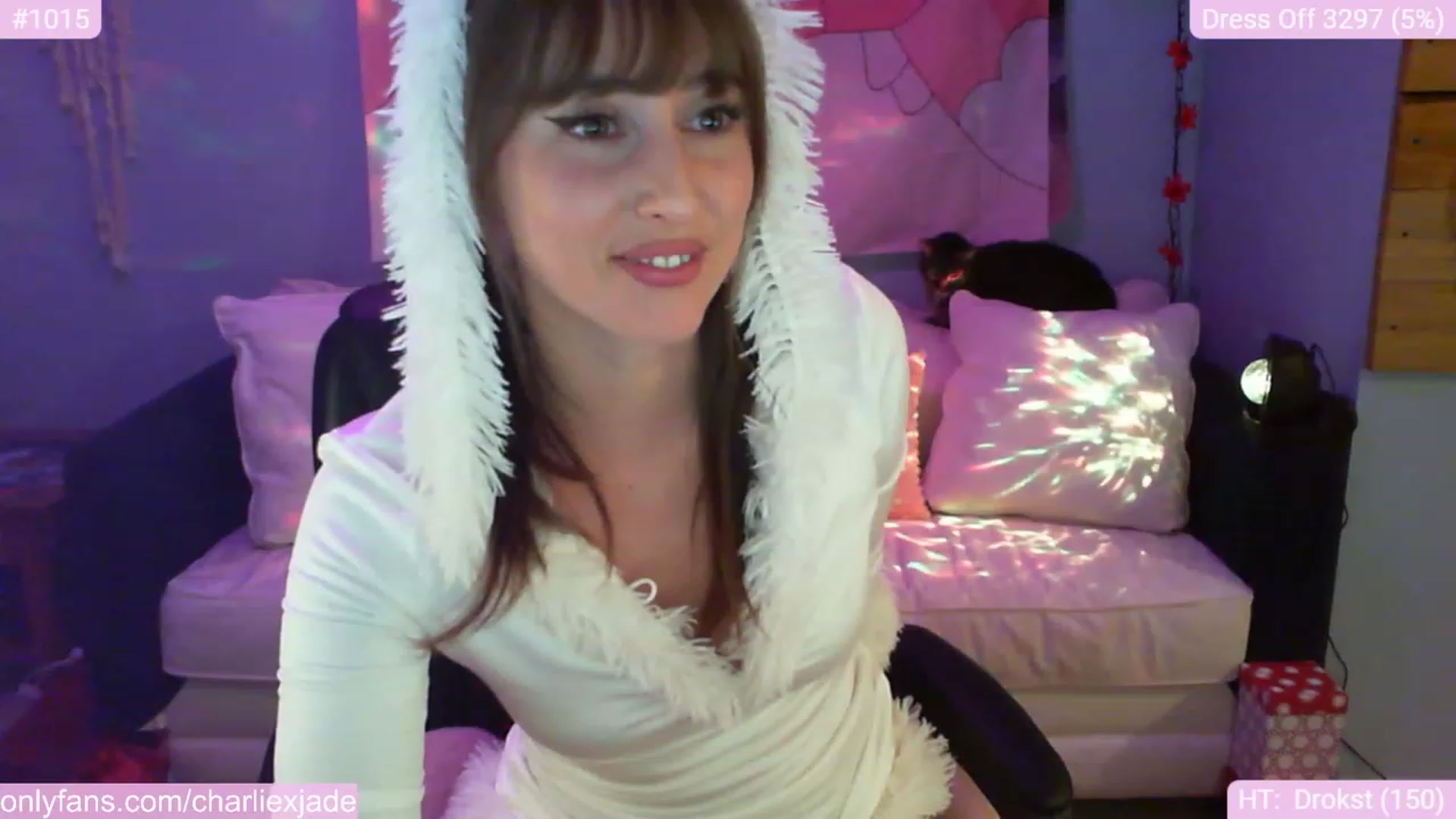 Gallery image thumbnail from Charliexjade's myfreecams stream on, 12/13/2023, 03:57 image 6 of 20