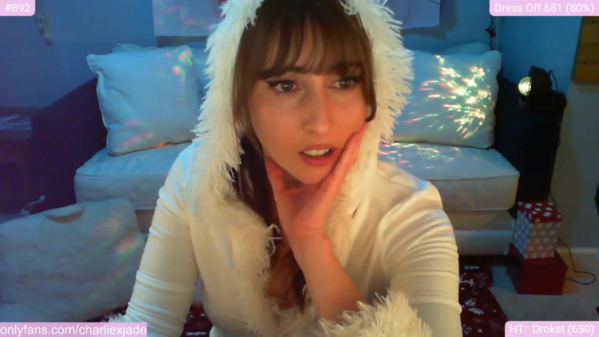 Gallery image thumbnail from Charliexjade's myfreecams stream on, 12/13/2023, 04:44 image 16 of 20