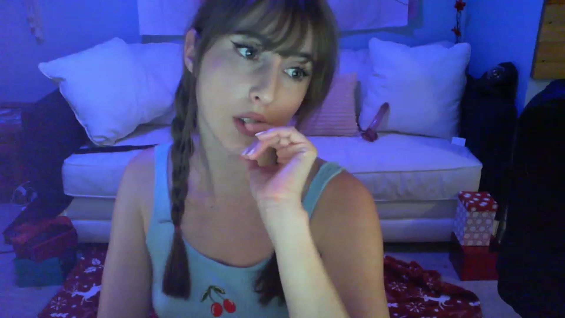 Gallery image thumbnail from Charliexjade's myfreecams stream on, 12/14/2023, 04:38 image 4 of 20