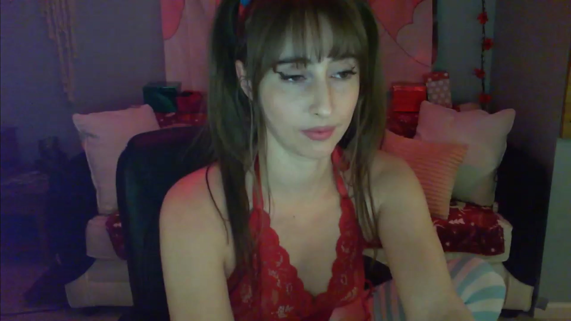 Gallery image thumbnail from Charliexjade's myfreecams stream on, 12/16/2023, 05:20 image 1 of 20