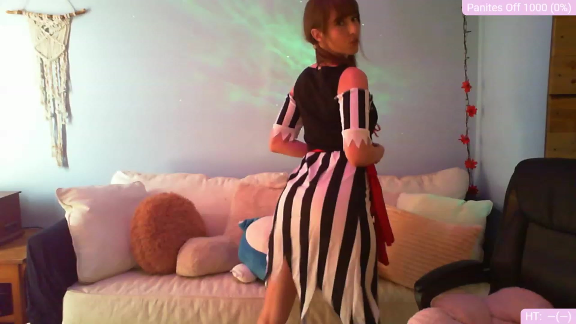 Gallery image thumbnail from Charliexjade's myfreecams stream on, 03/10/2024, 22:13 image 2 of 20
