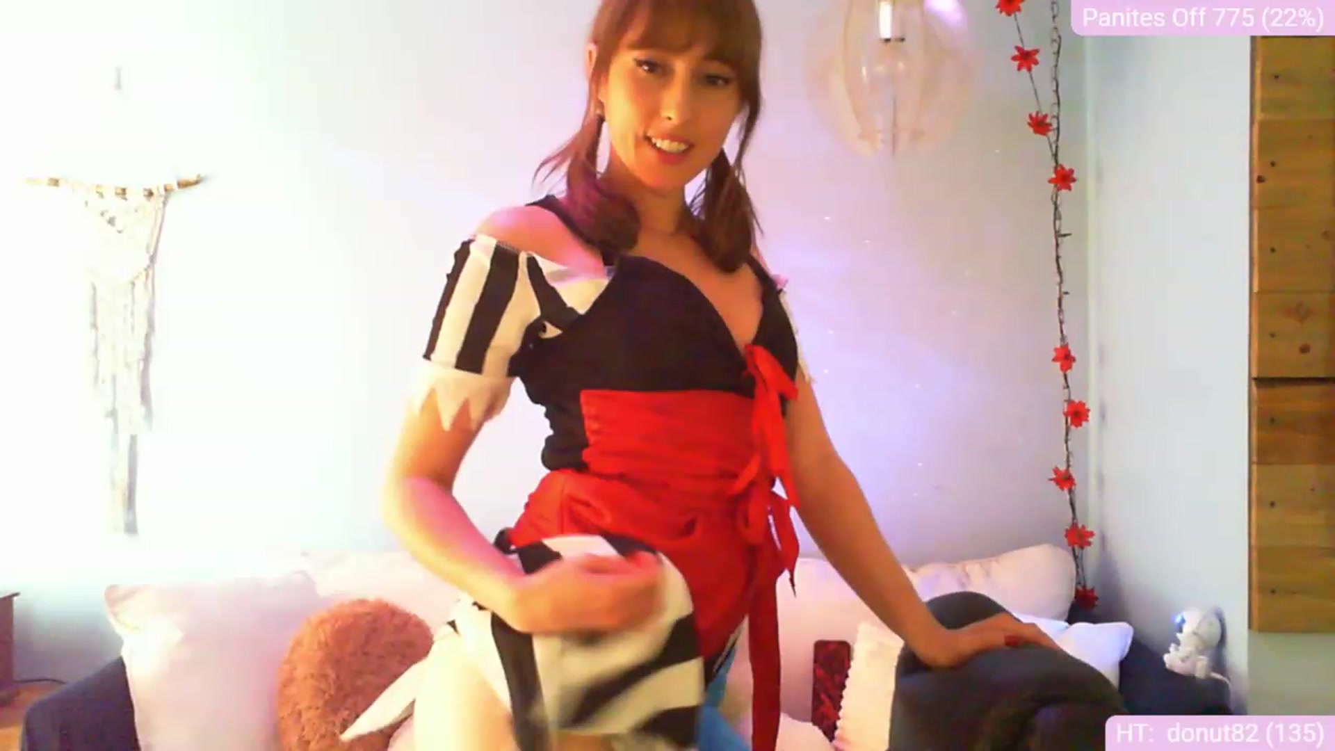 Gallery image thumbnail from Charliexjade's myfreecams stream on, 03/10/2024, 22:13 image 13 of 20