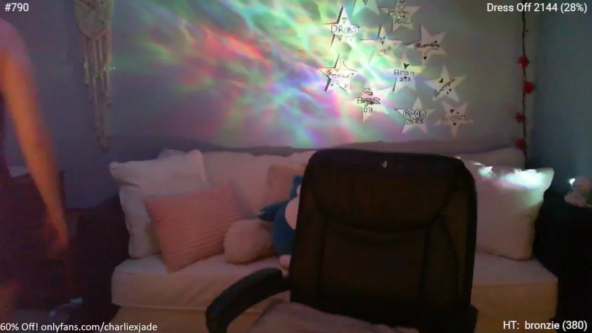 Gallery image thumbnail from Charliexjade's myfreecams stream on, 05/17/2024, 04:11 image 5 of 20