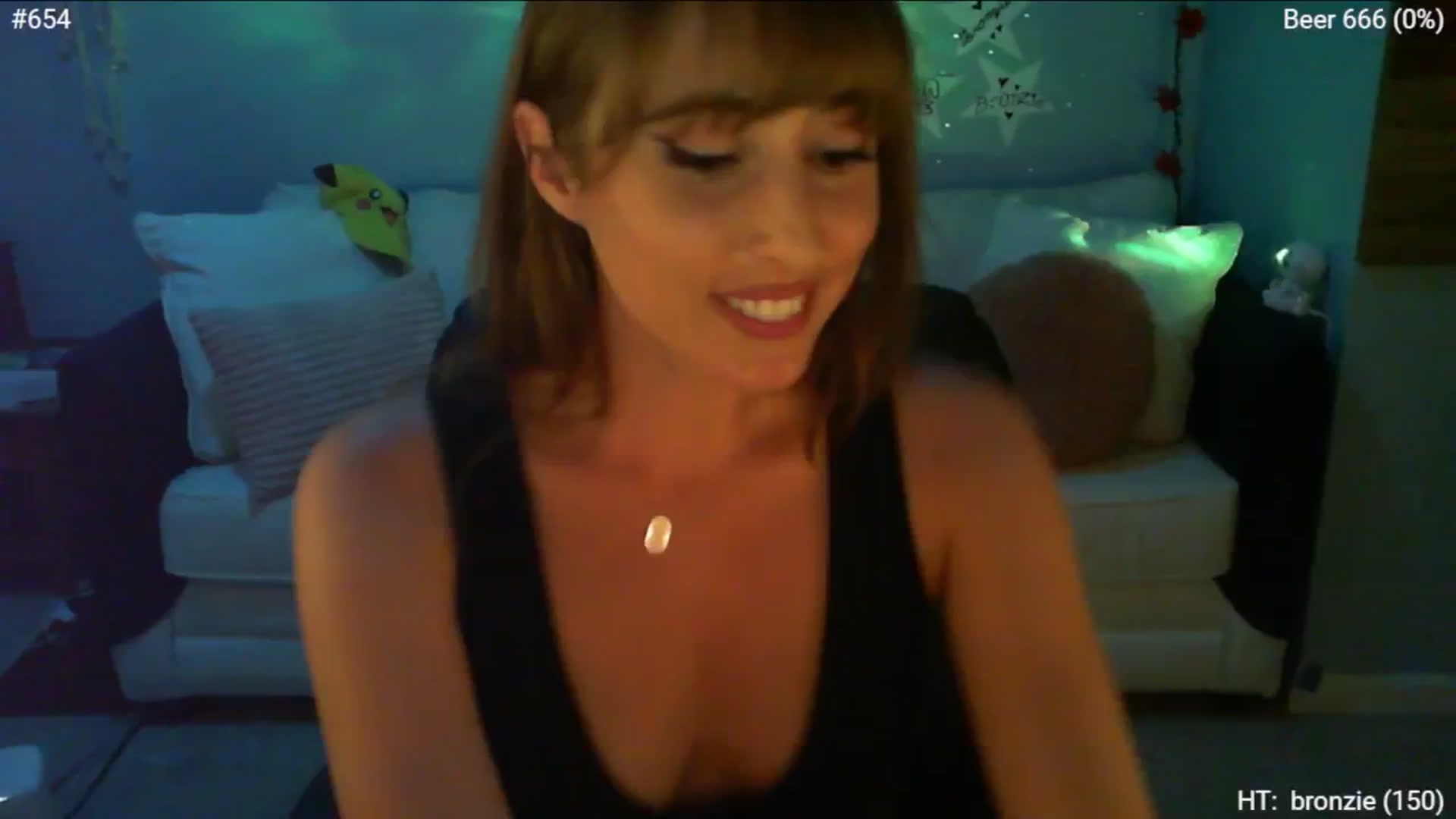 Gallery image thumbnail from Charliexjade's myfreecams stream on, 06/01/2024, 05:10 image 4 of 20