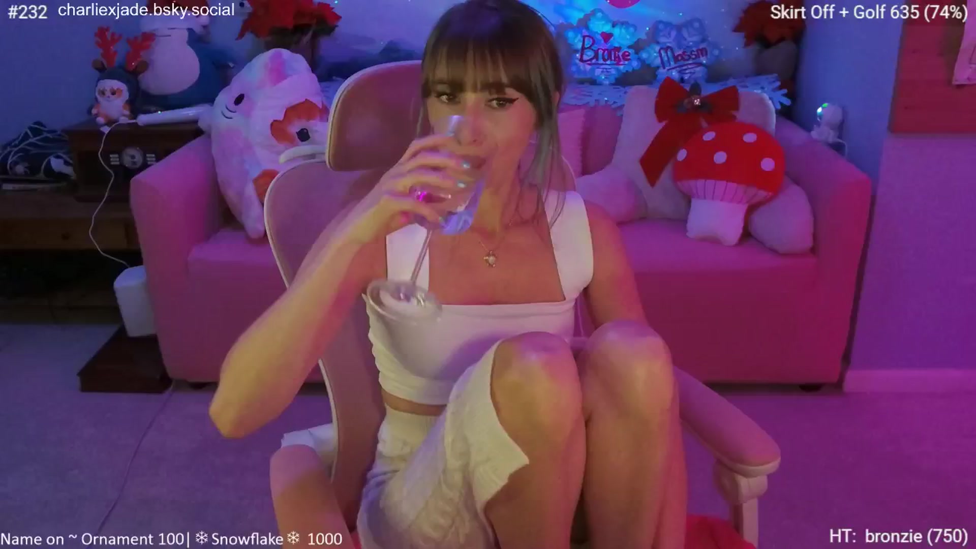 Gallery image thumbnail from Charliexjade's myfreecams stream on, 12/01/2024, 05:59 image 13 of 20