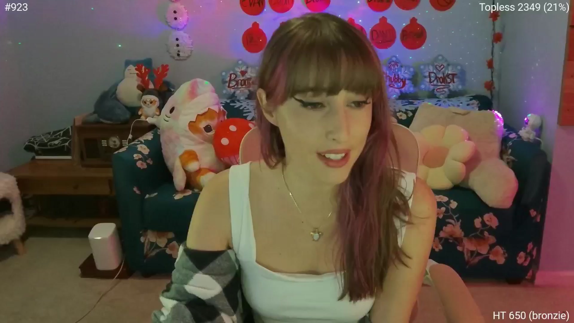Gallery image thumbnail from Charliexjade's myfreecams stream on, 01/09/2025, 08:07 image 2 of 20