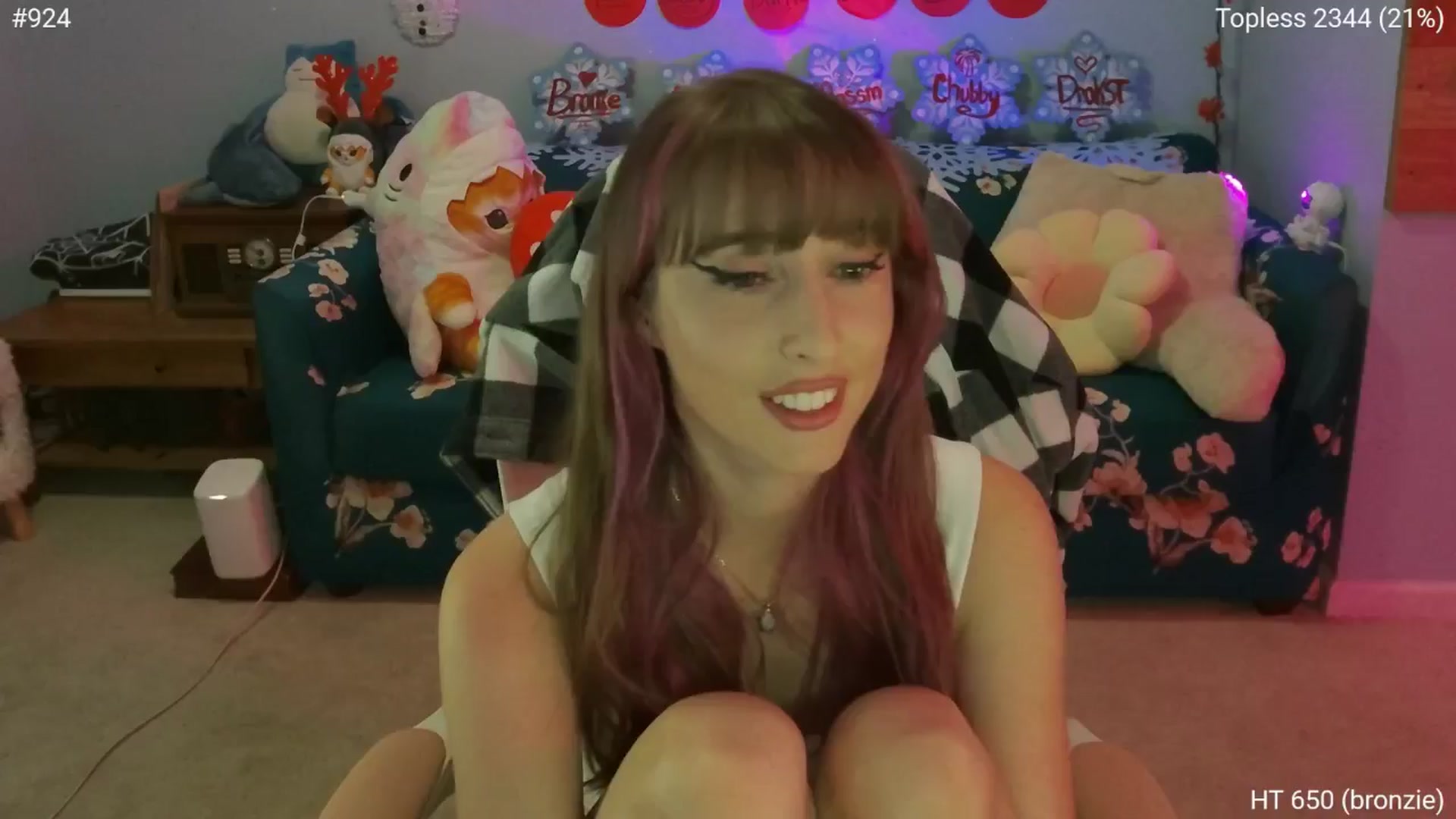 Gallery image thumbnail from Charliexjade's myfreecams stream on, 01/09/2025, 08:07 image 4 of 20