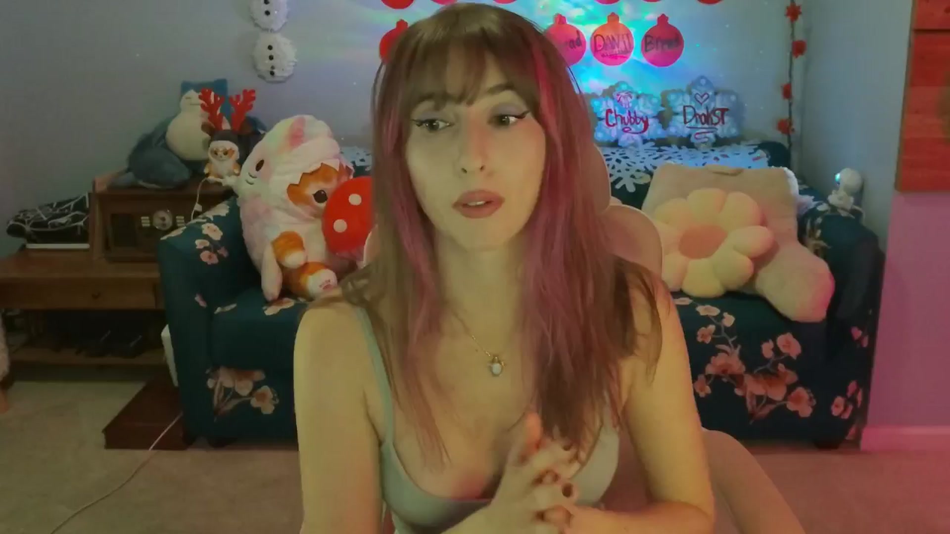 Gallery image thumbnail from Charliexjade's myfreecams stream on, 01/13/2025, 07:15 image 3 of 20
