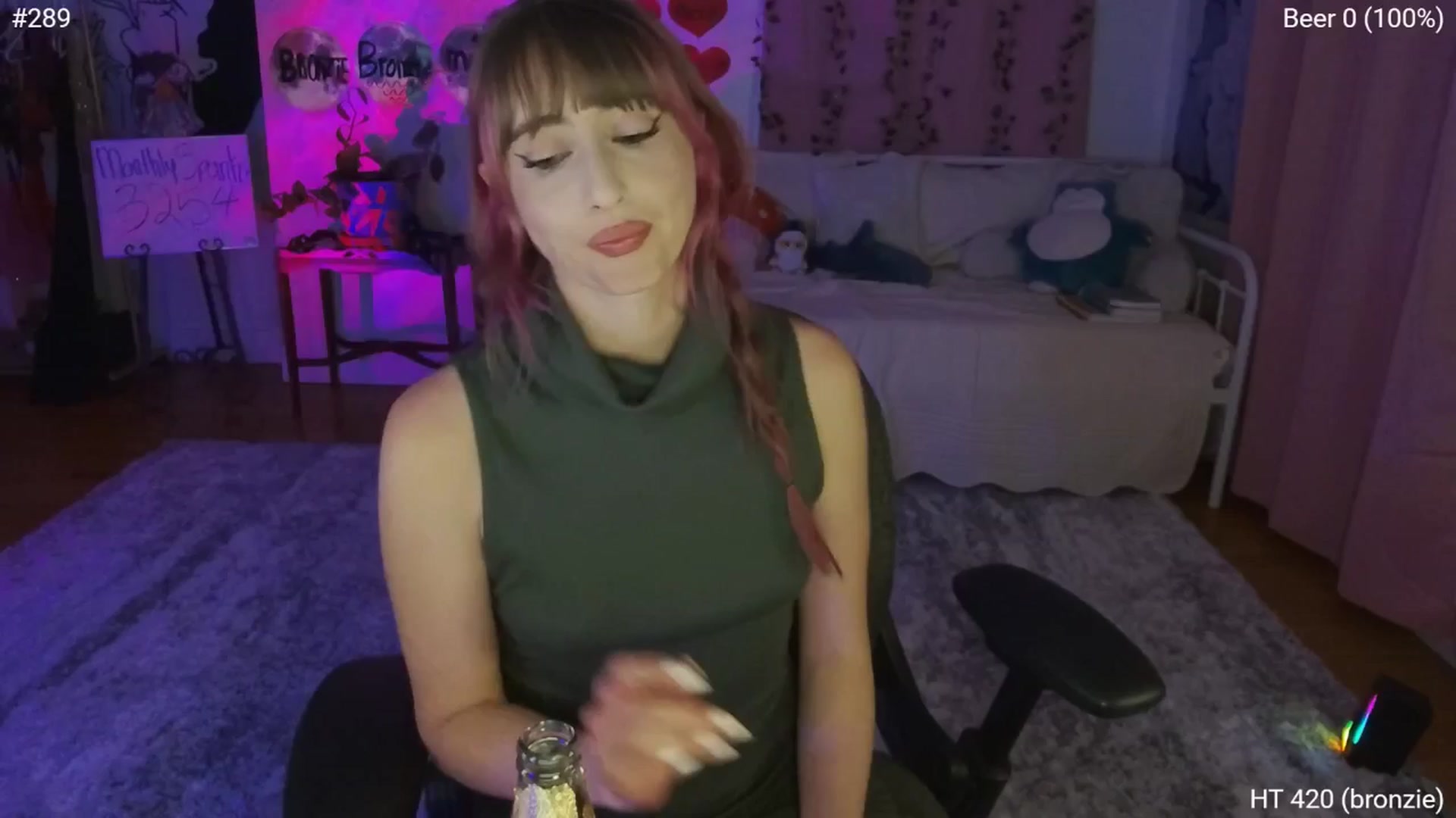 Gallery image thumbnail from Charliexjade's myfreecams stream on, 04/28/2025, 04:43 image 3 of 20