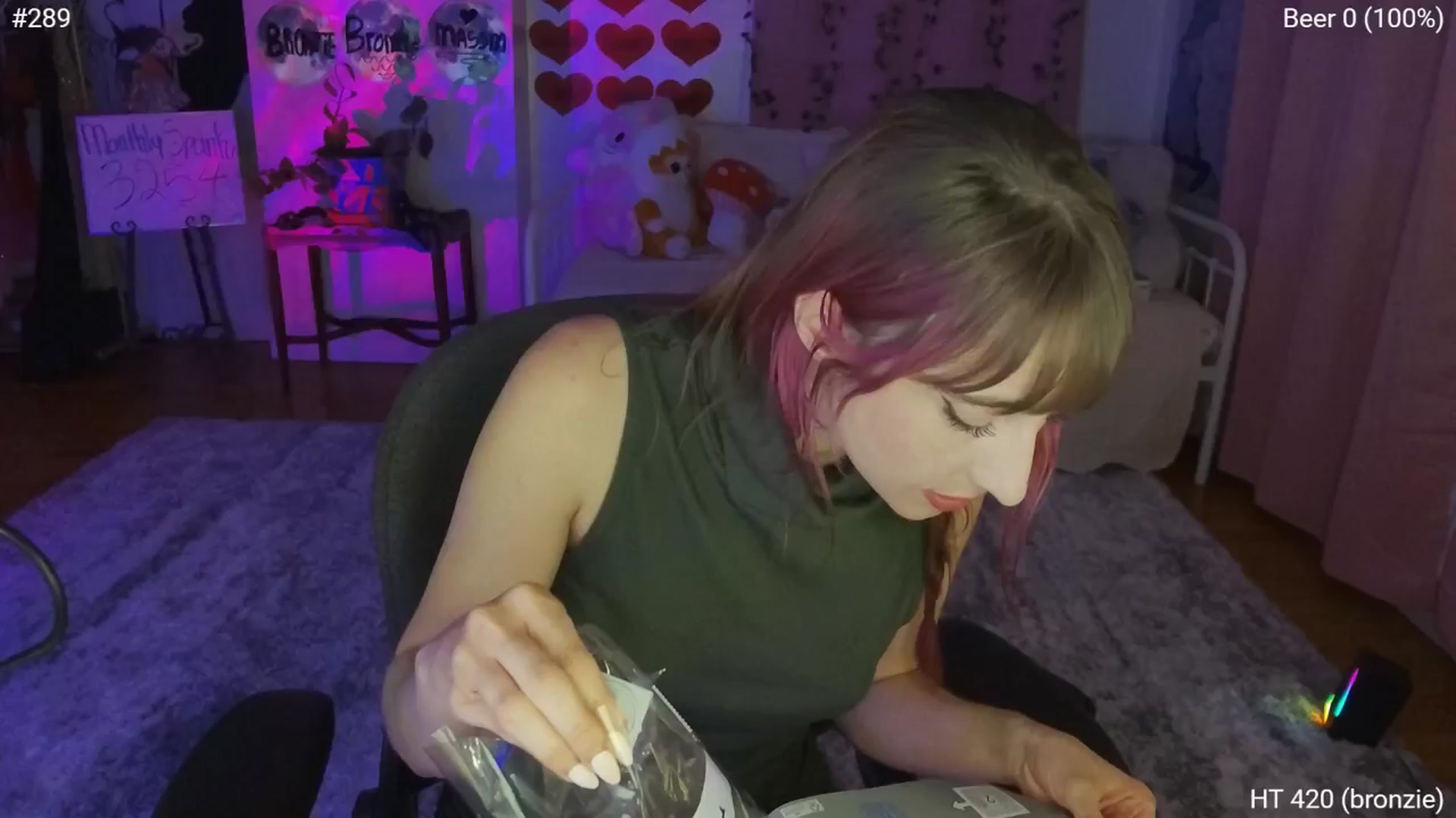 Gallery image thumbnail from Charliexjade's myfreecams stream on, 04/28/2025, 04:43 image 8 of 20