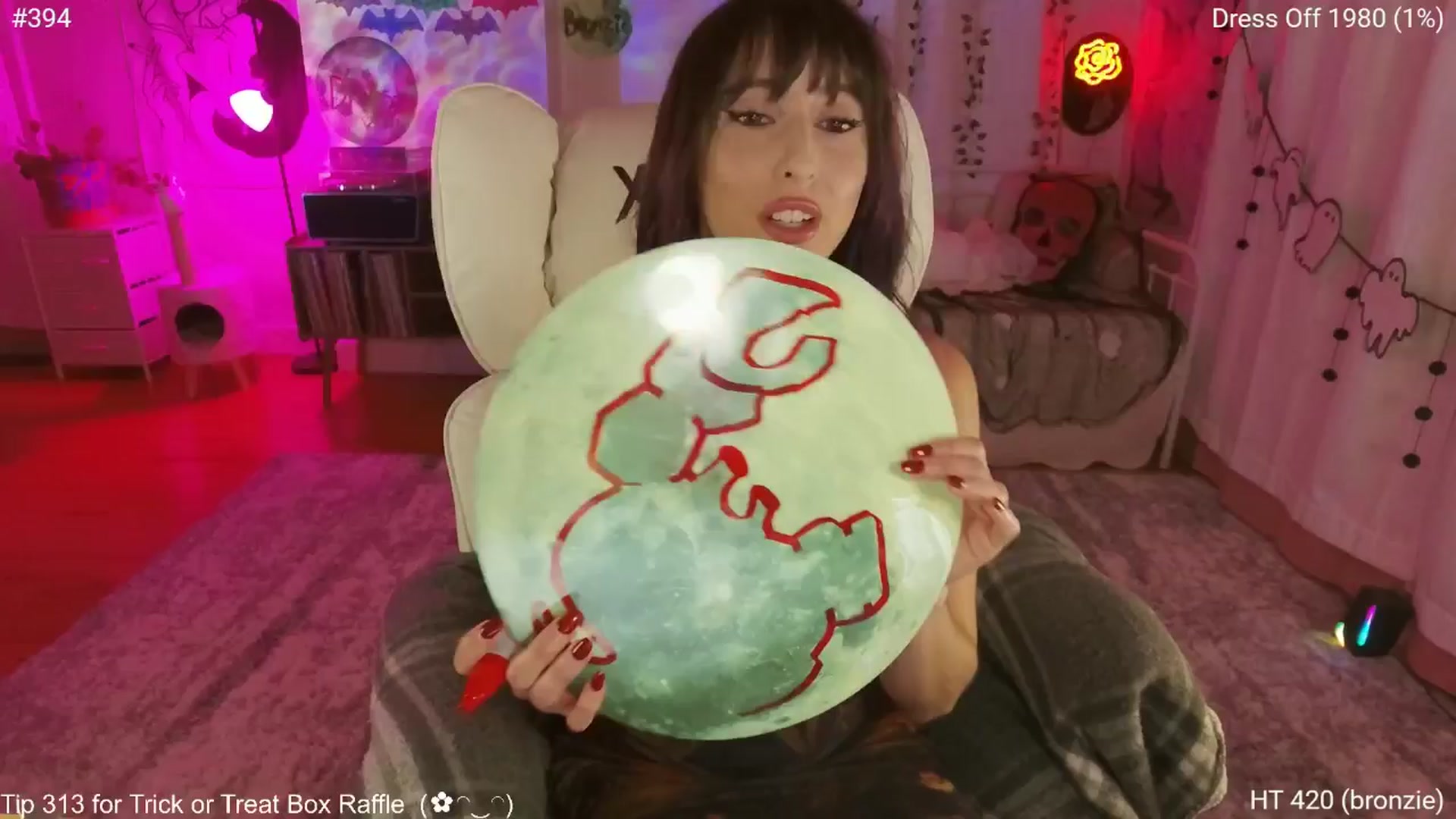 Gallery image thumbnail from Charliexjade's myfreecams stream on, 10/10/2025, 04:42 image 11 of 20