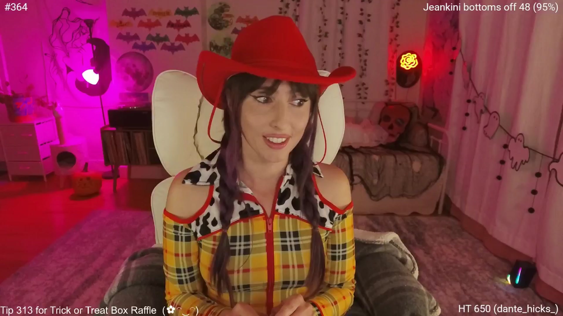 Gallery image thumbnail from Charliexjade's myfreecams stream on, 10/16/2025, 06:51 image 4 of 20