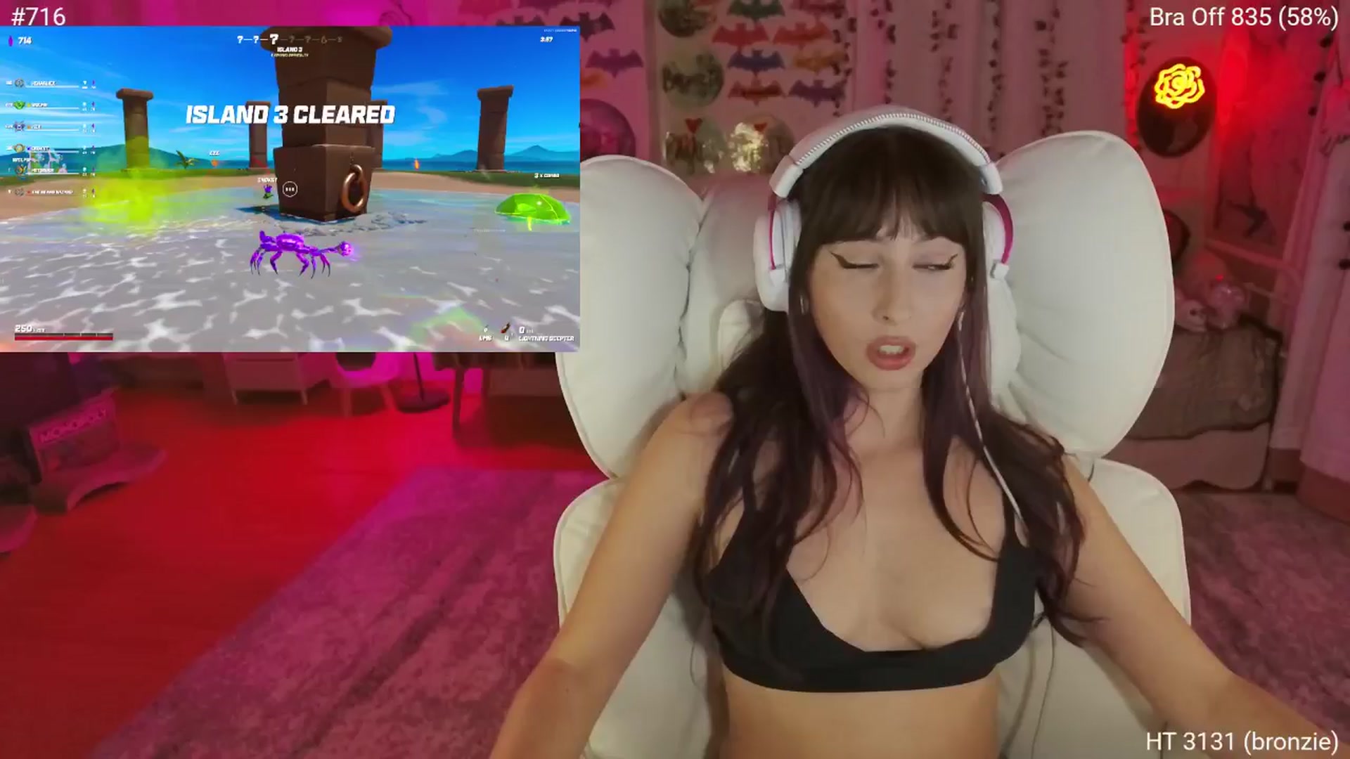 Gallery image thumbnail from Charliexjade's myfreecams stream on, 11/10/2025, 07:11 image 2 of 20
