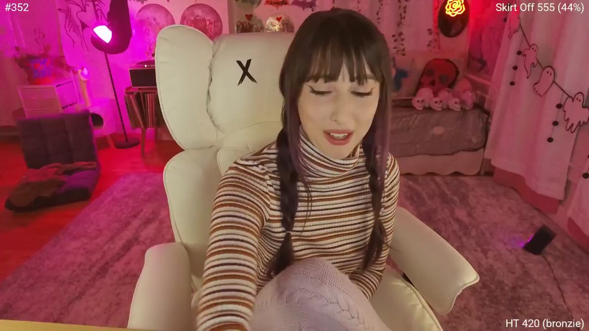 Gallery image thumbnail from Charliexjade's myfreecams stream on, 11/17/2025, 05:23 image 16 of 20