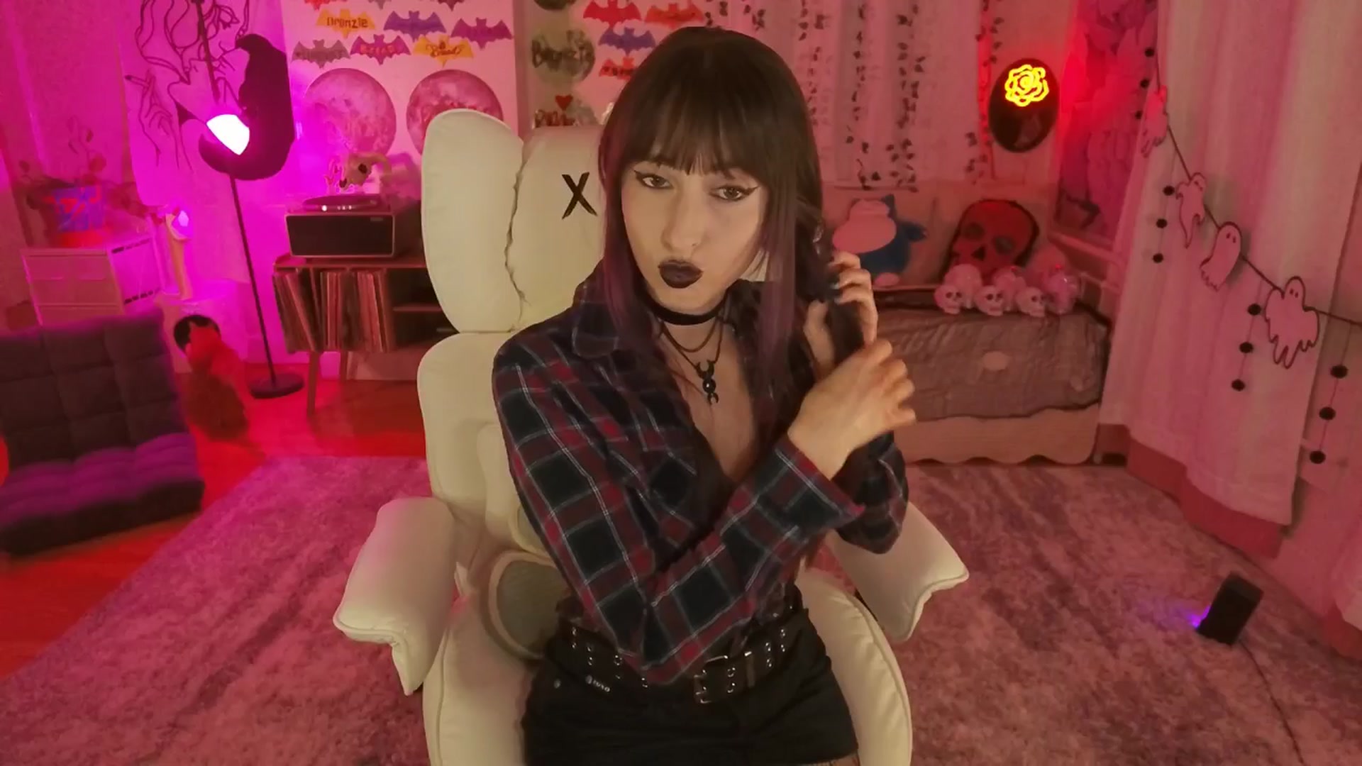 Gallery image thumbnail from Charliexjade's myfreecams stream on, 11/18/2025, 04:39 image 7 of 20