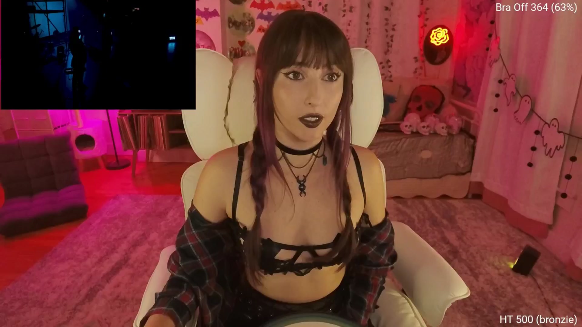 Gallery image thumbnail from Charliexjade's myfreecams stream on, 11/18/2025, 06:06 image 10 of 20