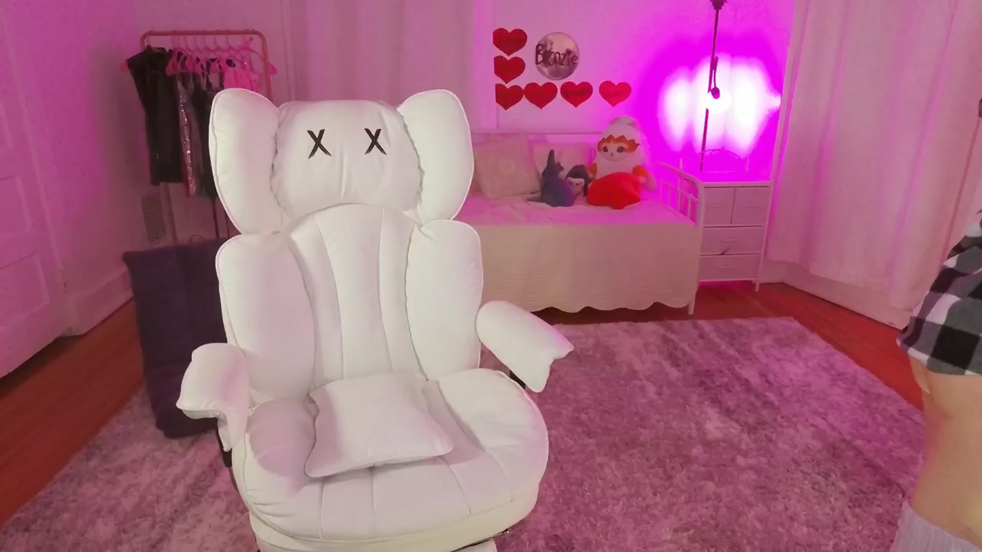 Gallery image thumbnail from Charliexjade's myfreecams stream on, 03/29/2026, 05:53 image 19 of 20