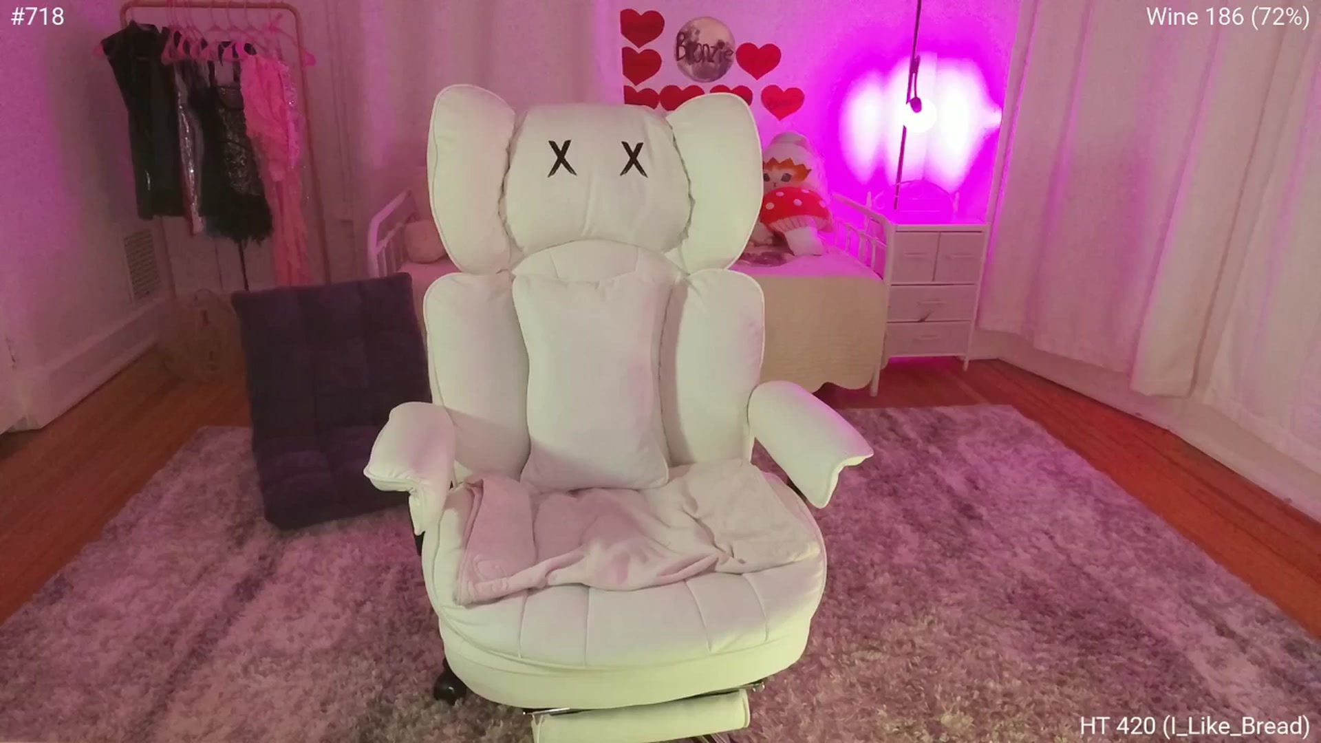 Gallery image thumbnail from Charliexjade's myfreecams stream on, 04/07/2026, 04:37 image 9 of 20