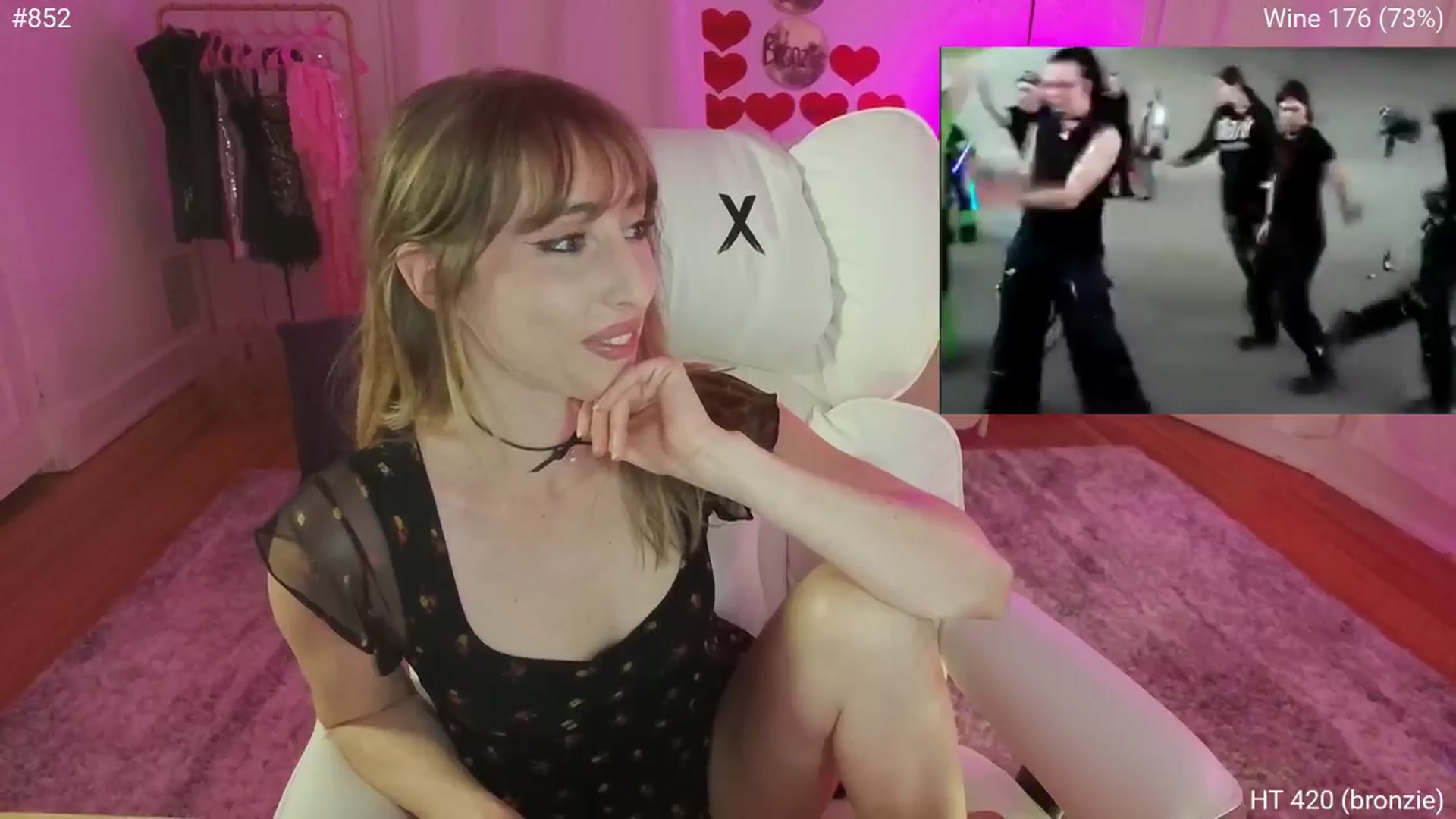Gallery image thumbnail from Charliexjade's myfreecams stream on, 04/10/2026, 05:18 image 5 of 20