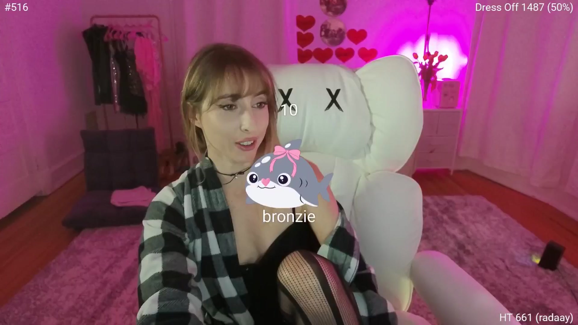 Gallery image thumbnail from Charliexjade's myfreecams stream on, 04/19/2026, 03:56 image 18 of 20