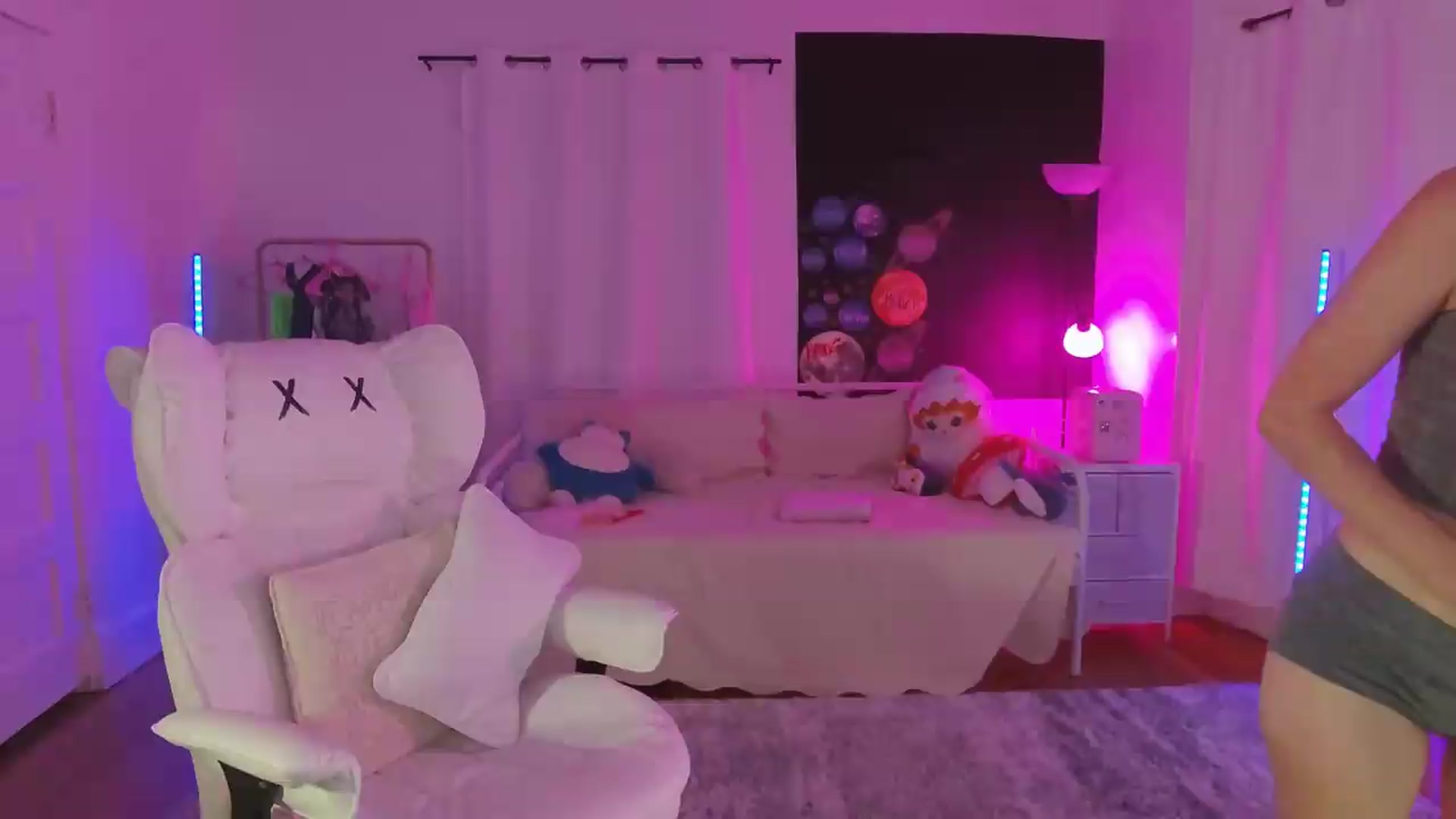 Gallery image thumbnail from Charliexjade's myfreecams stream on, 08/24/2026, 04:23 image 12 of 20